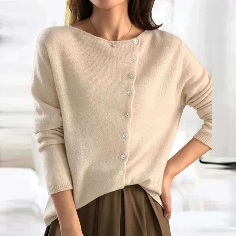 Rachel | Stylish Sweater with Trendy Button Closure