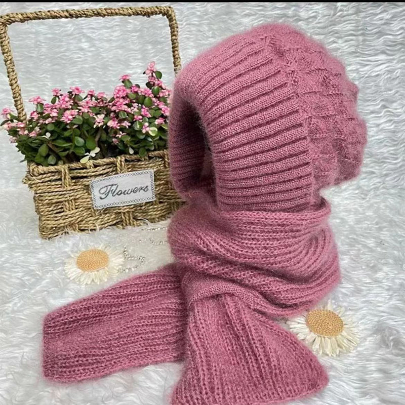 Mia | Comfortable Knitted Hat and Scarf